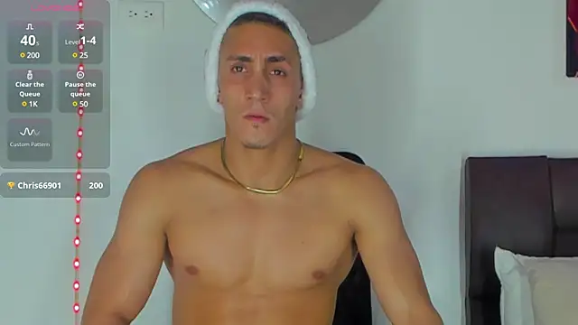 Snapshot of MikeRoss7777 chatting on 19, 12, 2024 MikeRoss7777 online show from 19, 12, 2024