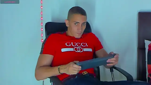 Snapshot of MikeRoss7777 chatting on 23, 12, 2024 MikeRoss7777 online show from 23, 12, 2024