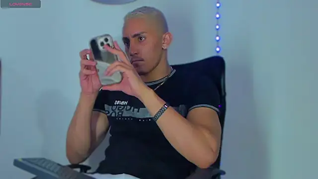 Snapshot of MikeRoss7777 chatting on 26, 1, 2025 MikeRoss7777 online show from 26, 1, 2025