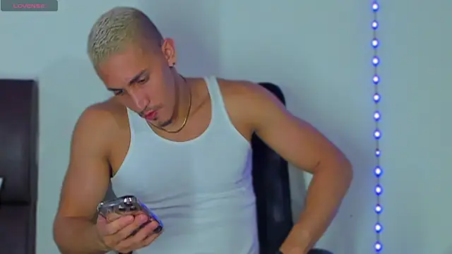 Snapshot of MikeRoss7777 chatting on 7, 2, 2025 MikeRoss7777 online show from 7, 2, 2025