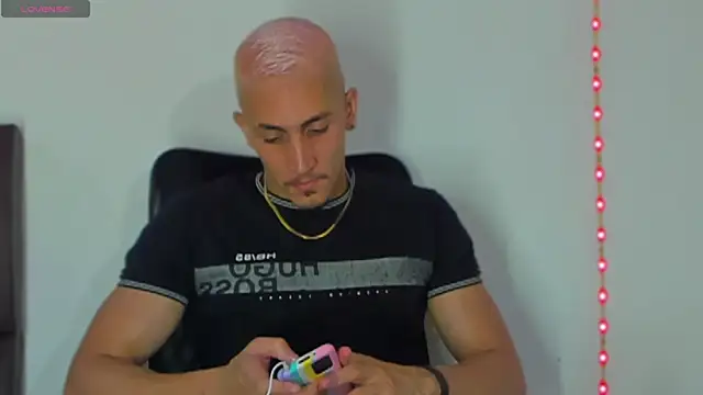 Snapshot of MikeRoss7777 chatting on 15, 2, 2025 MikeRoss7777 online show from 15, 2, 2025