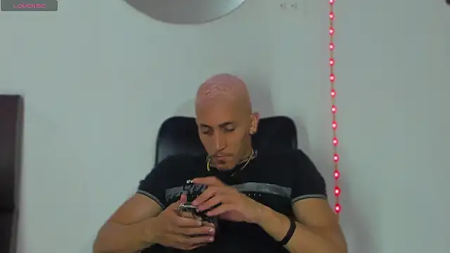 Snapshot of MikeRoss7777 chatting on 16, 2, 2025 MikeRoss7777 online show from 16, 2, 2025