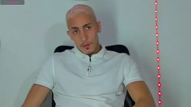 Snapshot of MikeRoss7777 chatting on 17, 2, 2025 MikeRoss7777 online show from 17, 2, 2025