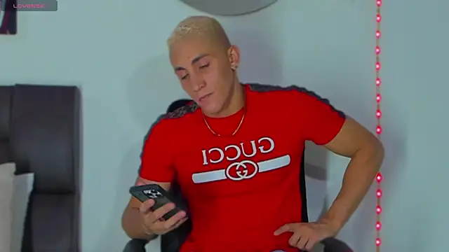 Snapshot of MikeRoss7777 chatting on 23, 2, 2025 MikeRoss7777 online show from 23, 2, 2025