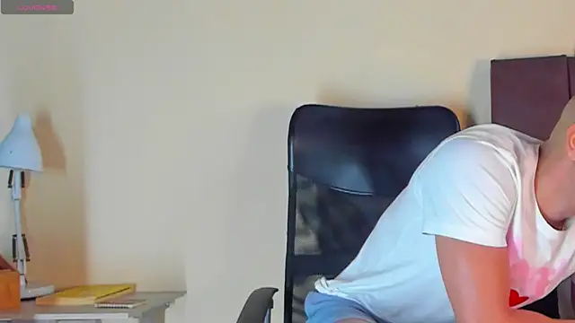 Snapshot of MikeRoss7777 chatting on 21, 11, 2025 MikeRoss7777 online show from 21, 11, 2025