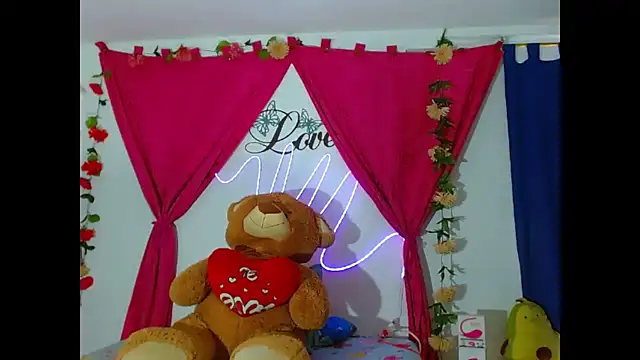 natashakissess online show from 18, 2, 2026