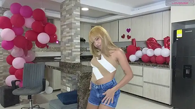 Snapshot of xalicesfantasyx chatting on 18, 2, 2025 xalicesfantasyx online show from 18, 2, 2025