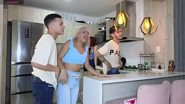 Snapshot of xalicesfantasyx chatting on 10, 3, 2025 xalicesfantasyx online show from 10, 3, 2025