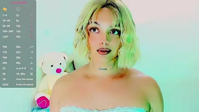 Emmaa Saenz  online show from 18, 3, 2026