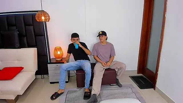 Snapshot of Crazy_nigth01 chatting on 23, 11, 2025 Crazy nigth01 online show from 23, 11, 2025