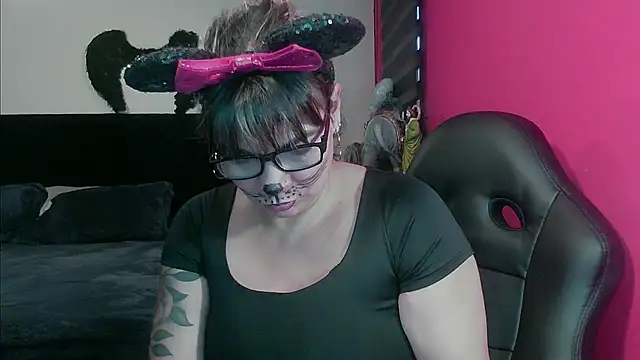 Snapshot of charlotedoll chatting on 2, 11, 2025 charlotedoll online show from 2, 11, 2025