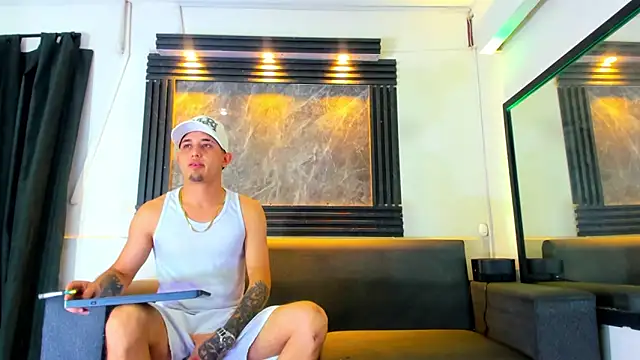 Snapshot of liam_genner_ chatting on 2, 10, 2025 liam genner online show from 2, 10, 2025