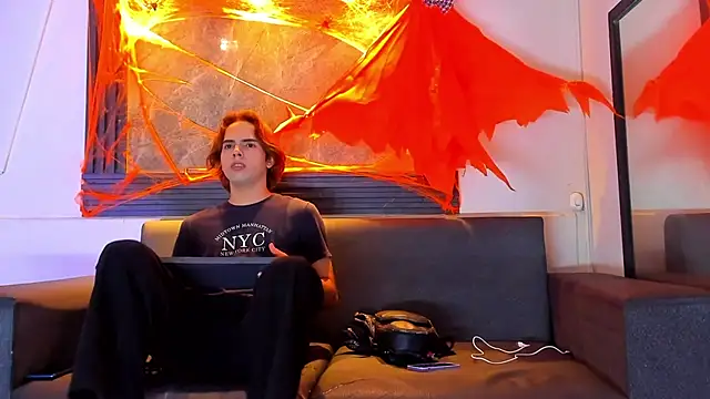 Snapshot of liam_genner_ chatting on 19, 10, 2025 liam genner online show from 19, 10, 2025