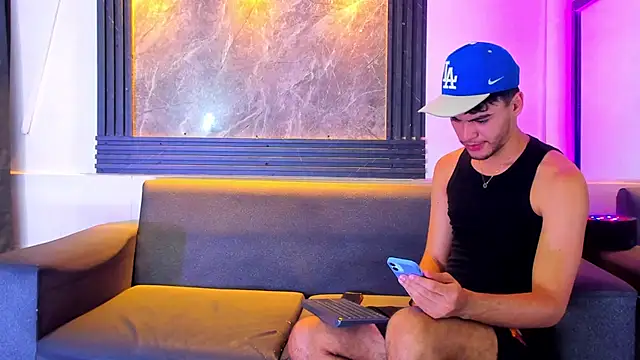 Snapshot of liam_genner_ chatting on 17, 11, 2025 liam genner online show from 17, 11, 2025