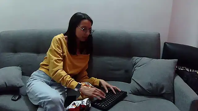 Snapshot of Katalleya_jyj chatting on 17, 2, 2025 Katalleya jyj online show from 17, 2, 2025