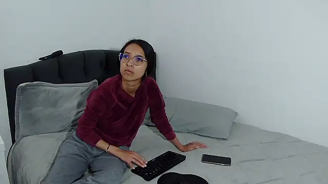 Snapshot of Katalleya_jyj chatting on 2, 12, 2025 Katalleya jyj online show from 2, 12, 2025