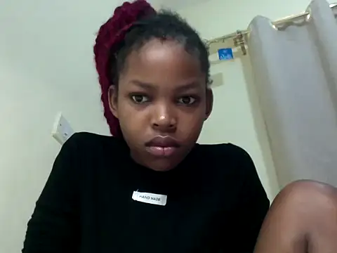 Snapshot of queen-sasha chatting on 12, 4, 2026 queen-sasha online show from 12, 4, 2026
