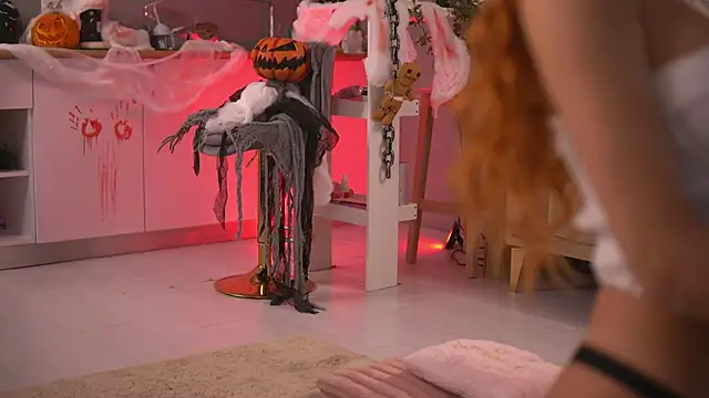 ButterflyLeah online show from 4, 11, 2025