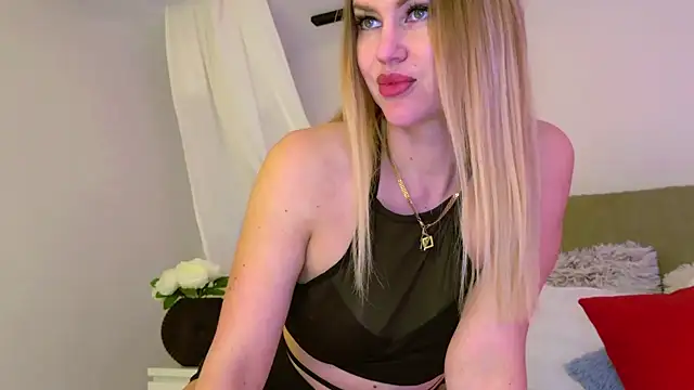 Snapshot of LuisaSin chatting on 17, 1, 2025 LuisaSin online show from 17, 1, 2025