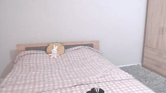 Snapshot of your_angela chatting on 15, 12, 2025 your angela online show from 15, 12, 2025