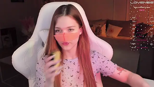 Frau Lina online show from 2, 2, 2025