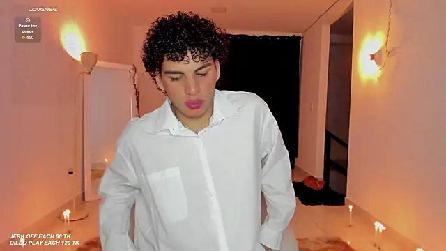 Snapshot of Curlblue chatting on 30, 10, 2025 Curlblue online show from 30, 10, 2025