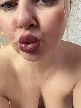 LadyLolyPop  online show from 9, 2, 2025