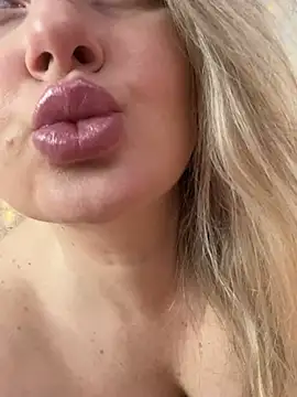 LadyLolyPop  online show from 11, 3, 2025