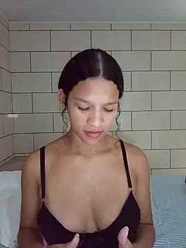 Snapshot of By_Aninha chatting on 25, 11, 2025 By Aninha online show from 25, 11, 2025