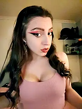 Snapshot of Paudelatorre chatting on 5, 12, 2025 Paudelatorre online show from 5, 12, 2025