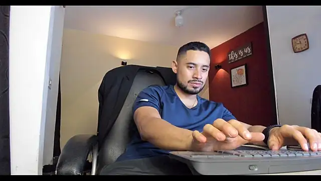 Snapshot of thesexlawyer1 chatting on 25, 11, 2025 thesexlawyer1 online show from 25, 11, 2025