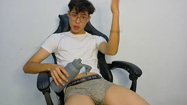 Snapshot of Jacotnk chatting on 4, 2, 2025 Jacotnk online show from 4, 2, 2025