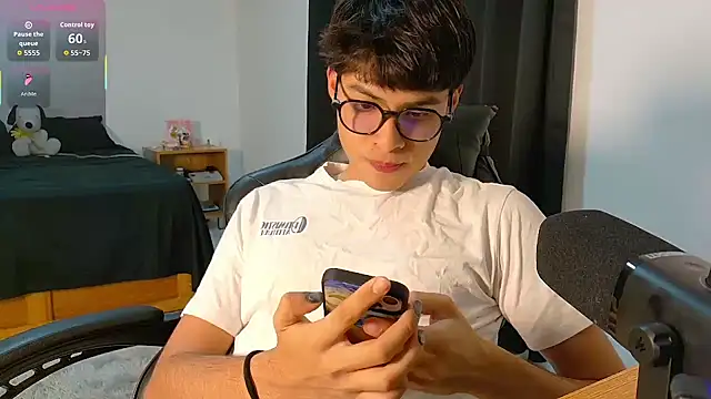 Snapshot of Jacotnk chatting on 25, 11, 2025 Jacotnk online show from 25, 11, 2025