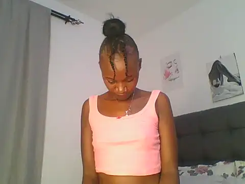 Snapshot of MissLilly1 chatting on 17, 12, 2025 MissLilly1 online show from 17, 12, 2025