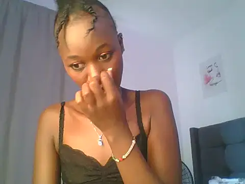 Snapshot of MissLilly1 chatting on 18, 12, 2025 MissLilly1 online show from 18, 12, 2025