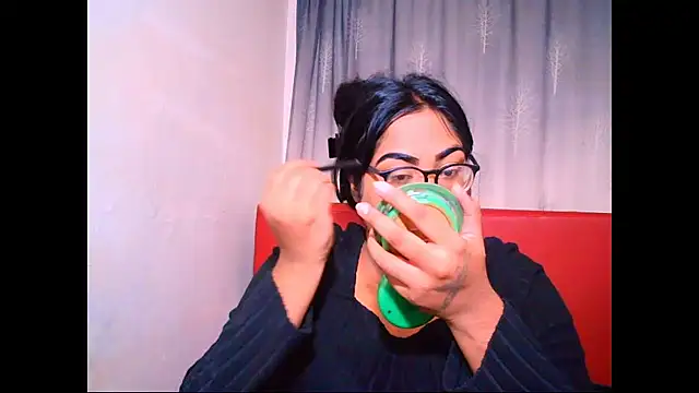 Snapshot of Indian_Lola00 chatting on 23, 9, 2025 Indian Lola00 online show from 23, 9, 2025