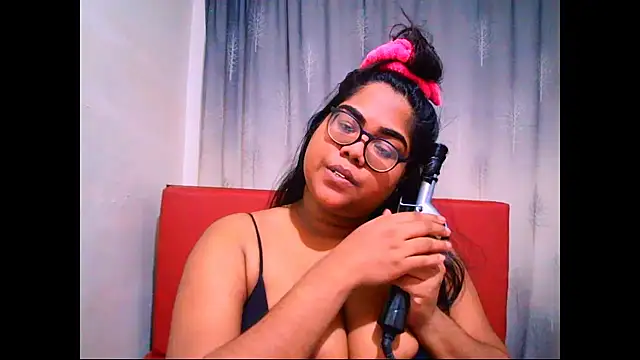 Snapshot of Indian_Lola00 chatting on 26, 9, 2025 Indian Lola00 online show from 26, 9, 2025