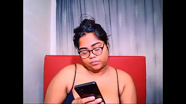 Snapshot of Indian_Lola00 chatting on 3, 10, 2025 Indian Lola00 online show from 3, 10, 2025