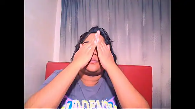 Snapshot of Indian_Lola00 chatting on 12, 10, 2025 Indian Lola00 online show from 12, 10, 2025