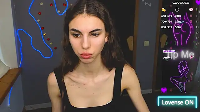 EmmyGreans online show from 4, 3, 2025