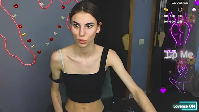 EmmyGreans online show from 6, 3, 2025