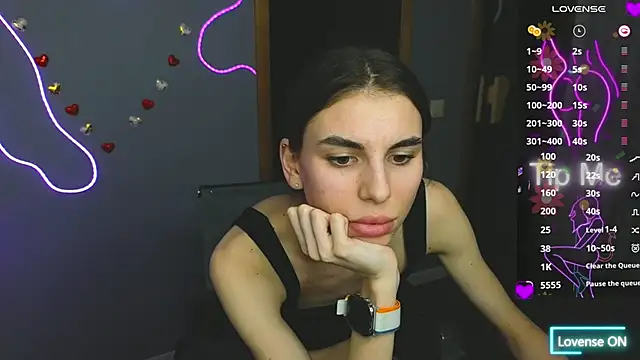 EmmyGreans online show from 6, 3, 2025