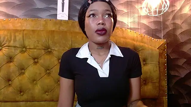Snapshot of CrystalBrooke3x chatting on 1, 10, 2025 CrystalBrooke3x online show from 1, 10, 2025