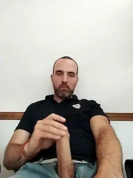 Snapshot of leon3875 chatting on 16, 12, 2024 leon3875 online show from 16, 12, 2024