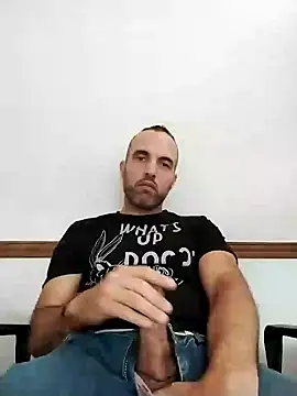 Snapshot of leon3875 chatting on 9, 1, 2025 leon3875 online show from 9, 1, 2025