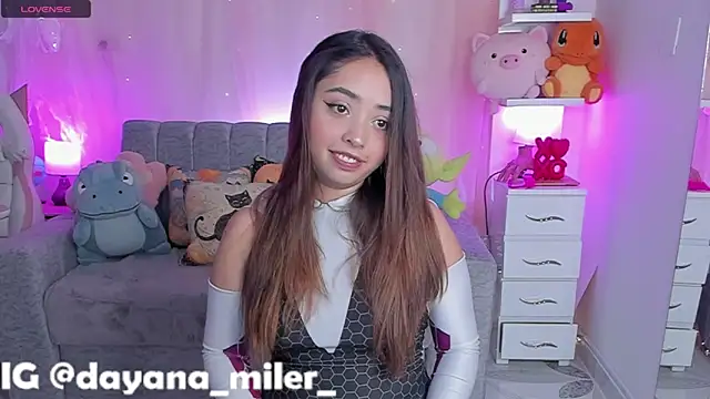 Snapshot of _dayana_miler chatting on 24, 10, 2025 dayana miler online show from 24, 10, 2025
