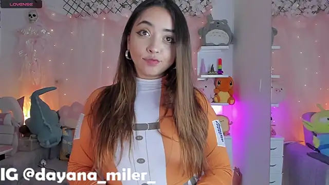 Snapshot of _dayana_miler chatting on 6, 11, 2025 dayana miler online show from 6, 11, 2025