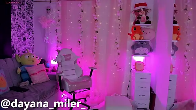 Snapshot of _dayana_miler chatting on 16, 12, 2025 dayana miler online show from 16, 12, 2025