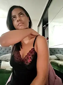 Bella Anjoss online show from 7, 1, 2025