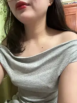 Yum-Hi online show from 6, 3, 2025